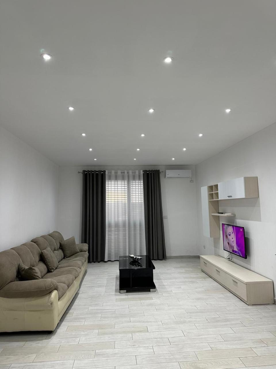 Host Apartments Shkodra Exterior foto