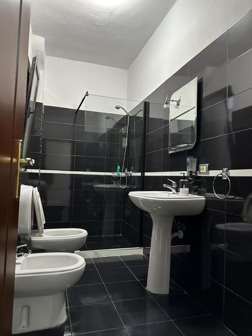 Host Apartments Shkodra Exterior foto